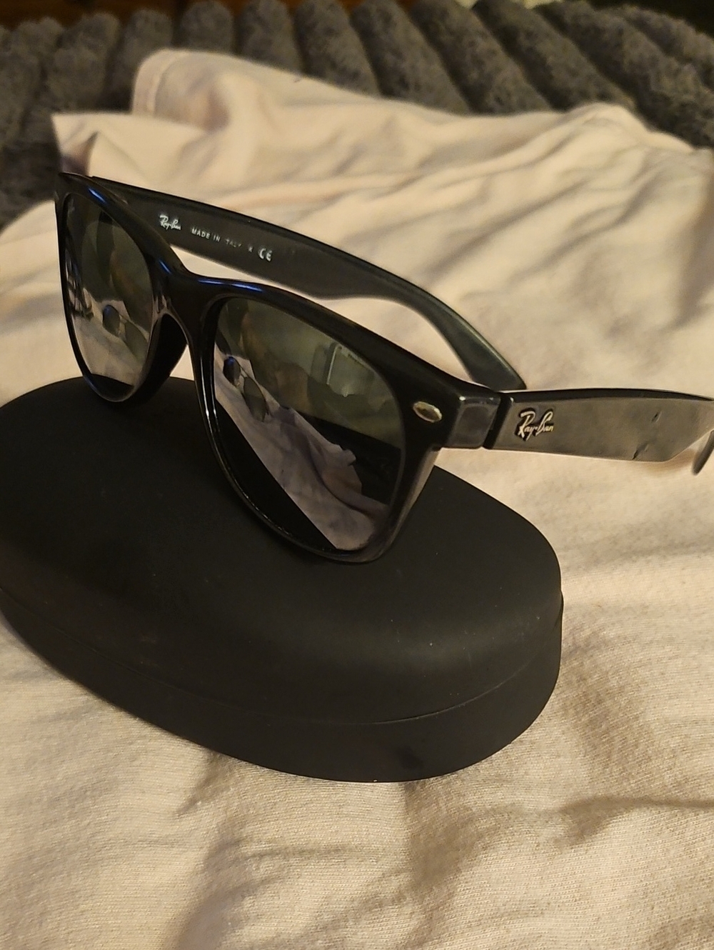 Ray-Ban New Wayfarer (Model RB2132) NEW SPECIAL EDITION